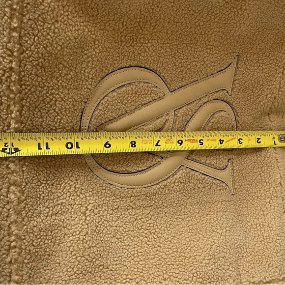 NWT Victoria's Secret Tote Bag Large Cozy Plush Fleece Brown Sherpa New with tag - Picture 9 of 9